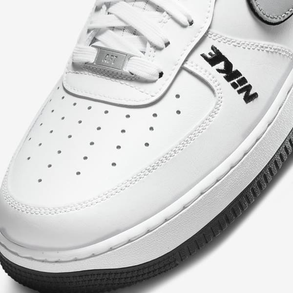 Αθλητικά Παπούτσια Nike Air Force 1 07 LV8 ανδρικα ασπρα μαυρα γκρι ασπρα | NK369PAY