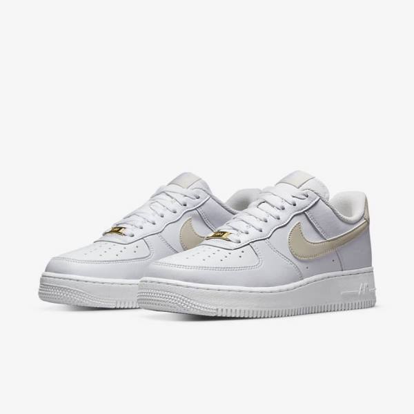 Αθλητικά Παπούτσια Nike Air Force 1 07 Next Nature γυναικεια ασπρα μεταλλικός χρυσο χρωμα ανοιχτο καφε | NK560ZBY