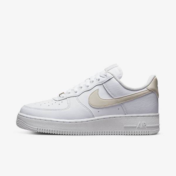 Αθλητικά Παπούτσια Nike Air Force 1 07 Next Nature γυναικεια ασπρα μεταλλικός χρυσο χρωμα ανοιχτο καφε | NK560ZBY