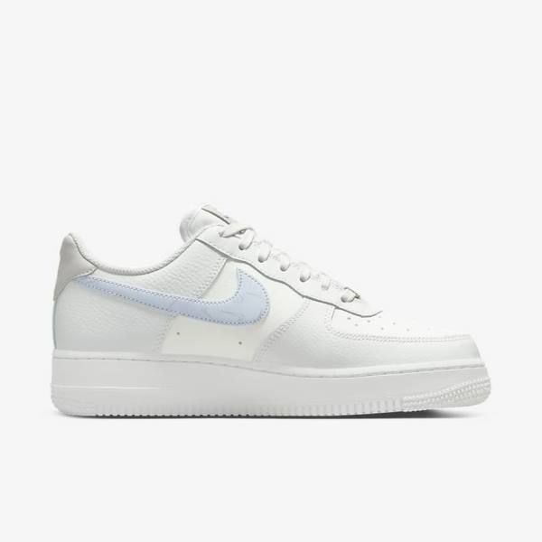 Αθλητικά Παπούτσια Nike Air Force 1 07 γυναικεια ασπρα μεταλλικός ασημι ανοιχτο μπλε | NK369JIU