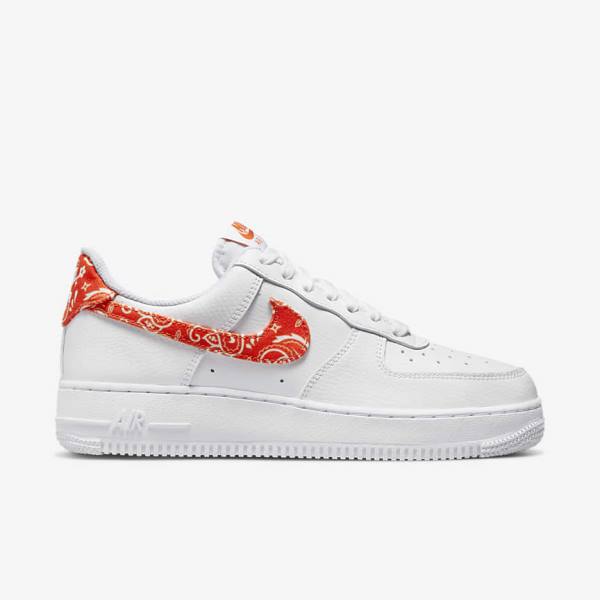 Αθλητικά Παπούτσια Nike Air Force 1 07 γυναικεια ασπρα πορτοκαλι | NK763EVW