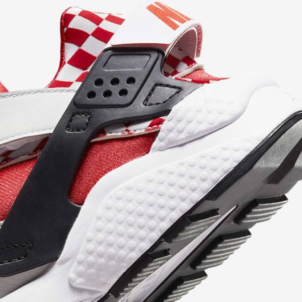 Αθλητικά Παπούτσια Nike Air Huarache Premium Liverpool F.C. ανδρικα ασπρα κίτρινα κοκκινα | NK507ALM