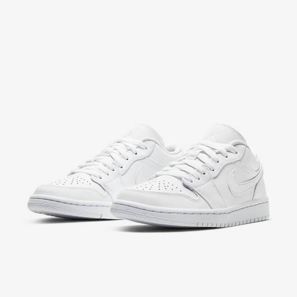 Αθλητικά Παπούτσια Nike Air Jordan 1 Low γυναικεια ασπρα | NK014SIU