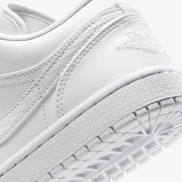 Αθλητικά Παπούτσια Nike Air Jordan 1 Low γυναικεια ασπρα | NK014SIU