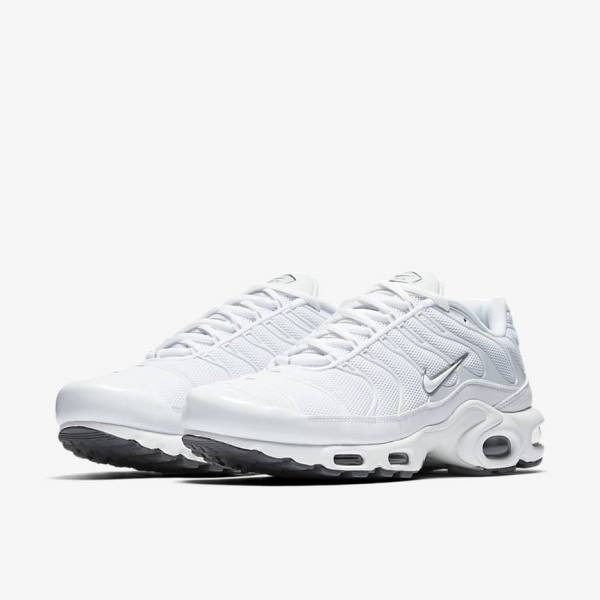 Αθλητικά Παπούτσια Nike Air Max Plus ανδρικα ασπρα μαυρα γκρι ασπρα | NK294BIZ