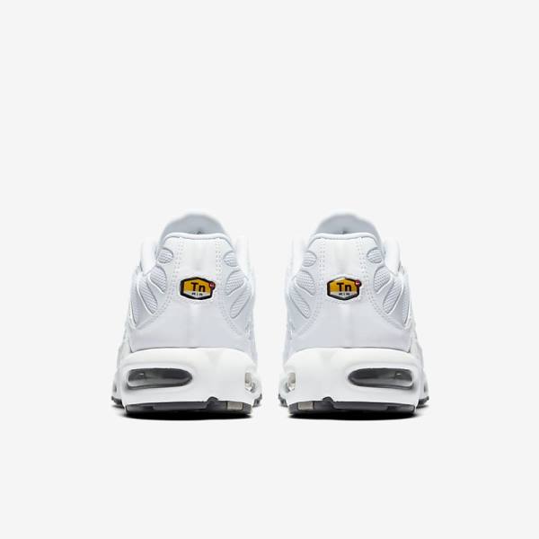 Αθλητικά Παπούτσια Nike Air Max Plus ανδρικα ασπρα μαυρα γκρι ασπρα | NK294BIZ