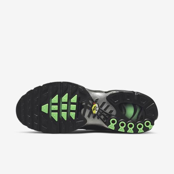 Αθλητικά Παπούτσια Nike Air Max Plus ανδρικα μαυρα πρασινο μεταλλικός ασημι μαυρα | NK716KDS