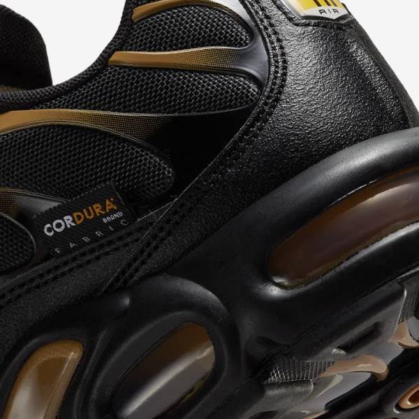 Αθλητικά Παπούτσια Nike Air Max Plus ανδρικα μαυρα καφε χρυσο χρωμα | NK809EFN