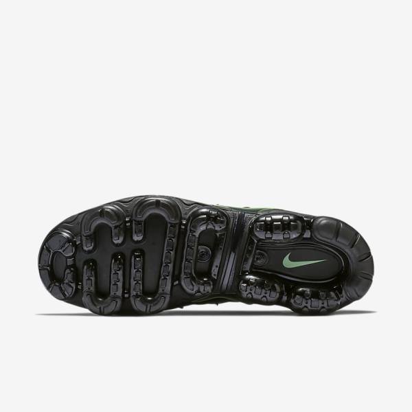 Αθλητικά Παπούτσια Nike Air VaporMax Plus ανδρικα μαυρα ασπρα | NK374SEF