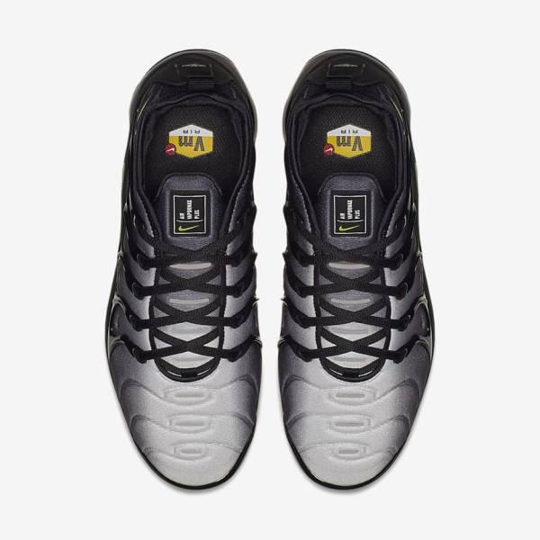 Αθλητικά Παπούτσια Nike Air VaporMax Plus ανδρικα μαυρα ασπρα | NK374SEF