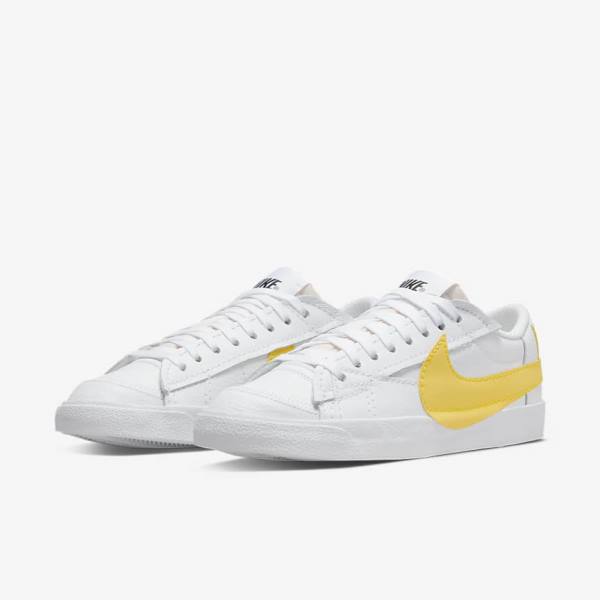 Αθλητικά Παπούτσια Nike Blazer Low Jumbo ανδρικα ασπρα μαυρα πορτοκαλι | NK512RND