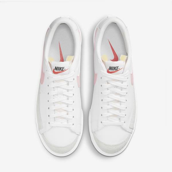 Αθλητικά Παπούτσια Nike Blazer Low flatforms γυναικεια ασπρα μαυρα ροζ | NK106VPJ