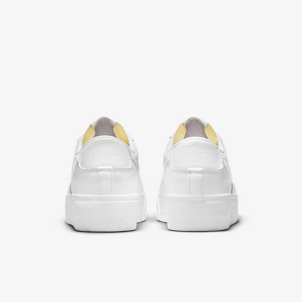 Αθλητικά Παπούτσια Nike Blazer Low flatforms γυναικεια ασπρα | NK679ZUS