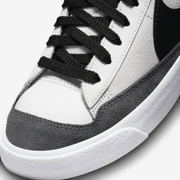 Αθλητικά Παπούτσια Nike Blazer Mid 77 SE Dance Older παιδικα ασπρα κοκκινα ανοιχτο γκρι μαυρα | NK723EWG