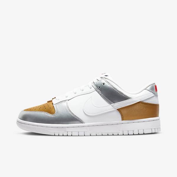 Αθλητικά Παπούτσια Nike Dunk Low SE γυναικεια χρυσο χρωμα ασημι κοκκινα ασπρα | NK648WXA