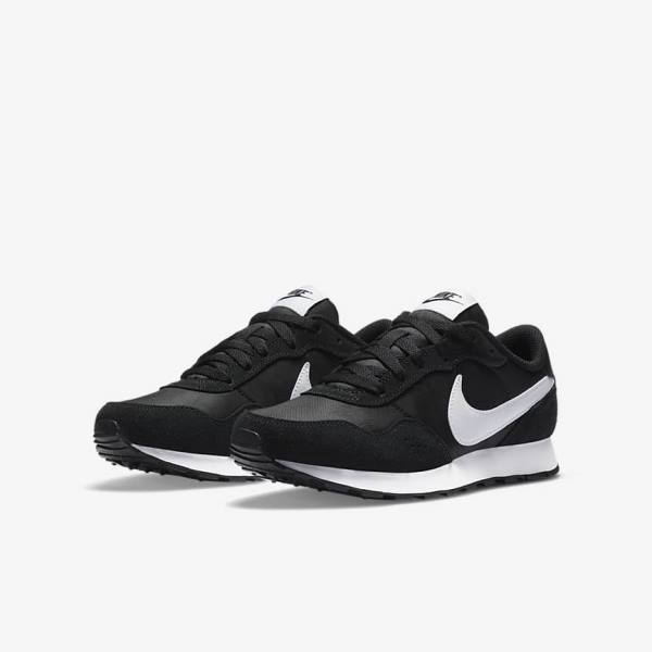 Αθλητικά Παπούτσια Nike MD Valiant Older παιδικα μαυρα ασπρα | NK172SEI