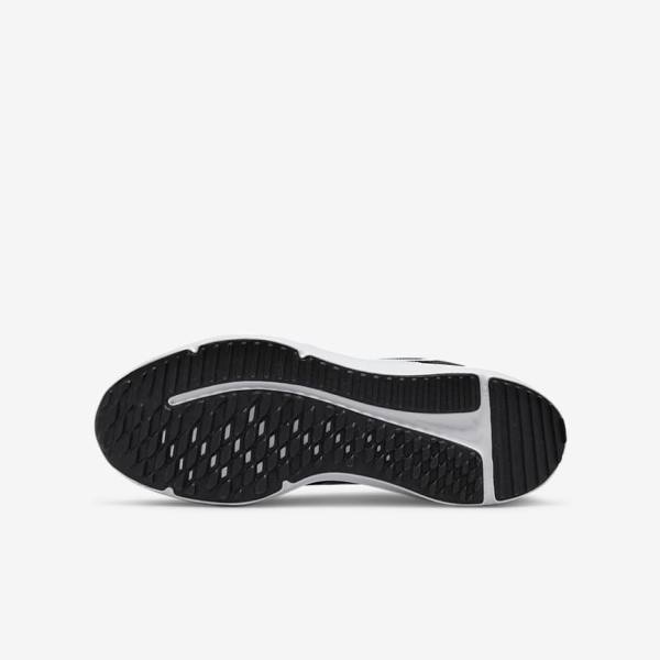 παπουτσια για τρεξιμο Nike Downshifter 12 Older δρομου παιδικα μαυρα σκούρο γκρι ασπρα | NK169DZR