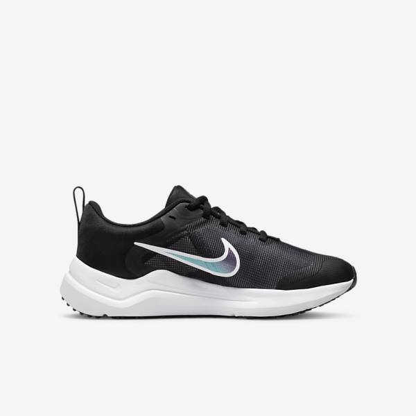 παπουτσια για τρεξιμο Nike Downshifter 12 Older δρομου παιδικα μαυρα σκούρο γκρι ασπρα | NK169DZR