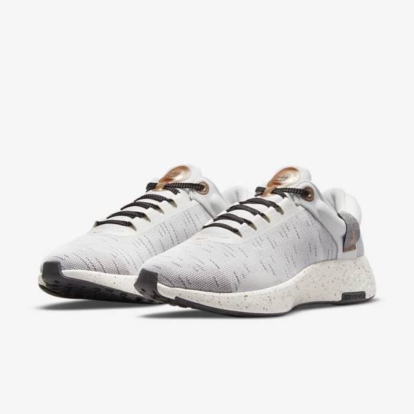 παπουτσια για τρεξιμο Nike Renew Serenity Run Premium δρομου γυναικεια μαυρα σκούρο γκρι ασπρα | NK304QZB