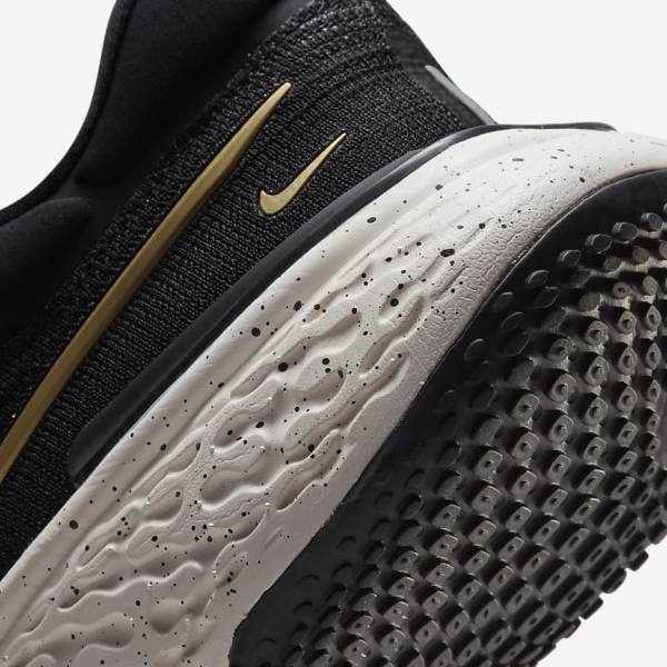 παπουτσια για τρεξιμο Nike ZoomX Invincible Run Flyknit δρομου ανδρικα μαυρα μεταλλικός χρυσο χρωμα | NK608FAQ