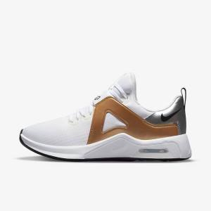 Αθλητικά Παπούτσια Nike Air Max Bella TR 5 γυναικεια ασπρα μεταλλικός ασημι μεταλλικός χρυσο χρωμα μαυρα | NK307ZCJ