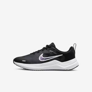 παπουτσια για τρεξιμο Nike Downshifter 12 Older δρομου παιδικα μαυρα σκούρο γκρι ασπρα | NK169DZR